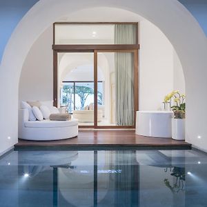 Pool Suite mit Kingsize-Bett und mit Ozeanblick